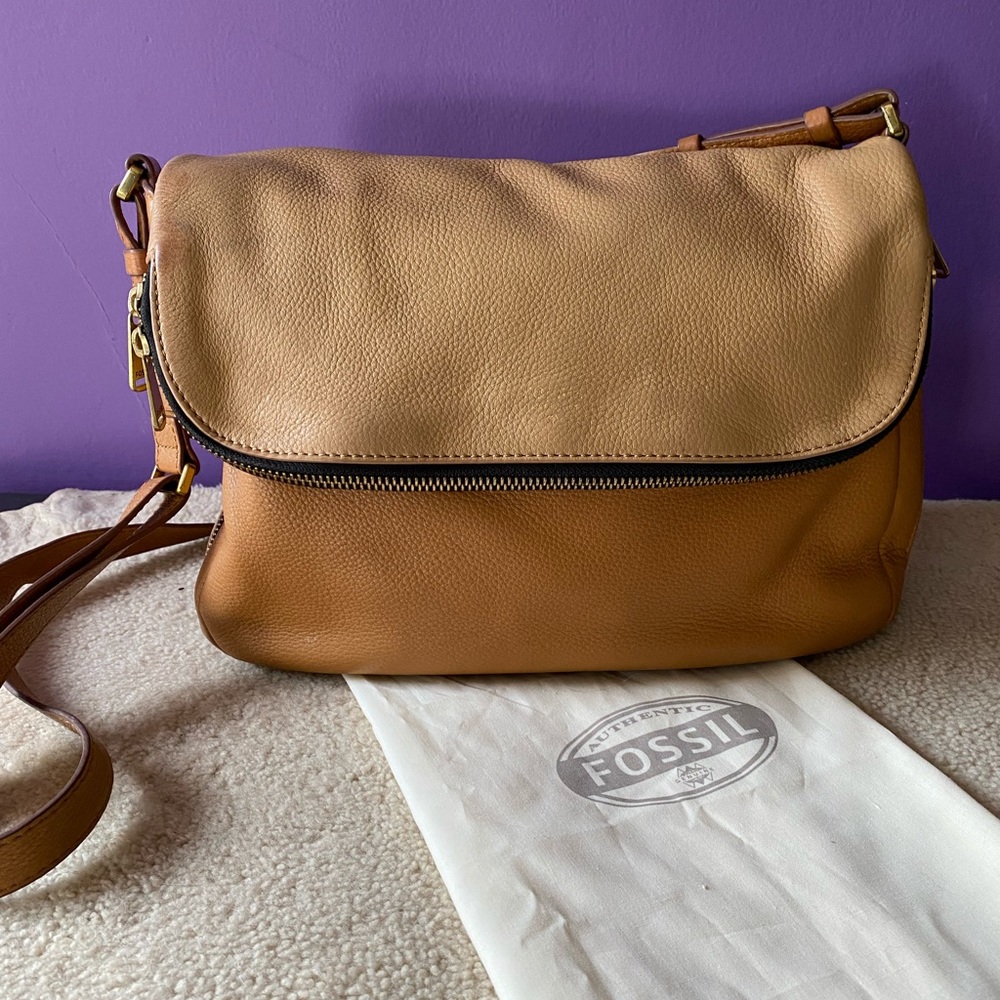 Leather shoulder bag